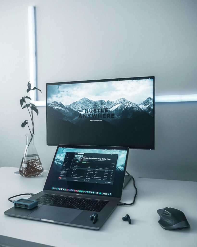 Business IT Services photo of computers on a desk